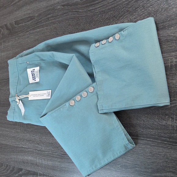 Pants - Code Bleu Womans 22W Capri Teal Button-Accent Classic Rise Tummy Pannel